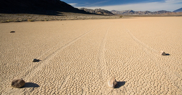 Bí ẩn độc nhất vô nhị: Các hòn đá tại Racetrack Playa... biết đi 