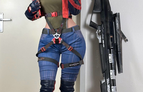 Phong cách cosplay táo bạo, nữ game thủ khiến người xem hớp hồn