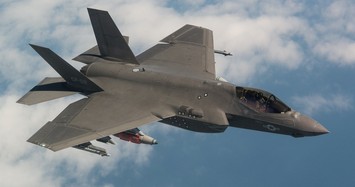 Ảnh: F-35 thể hiện khả năng cơ động vượt trội Su-30/35