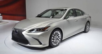 Xe sang Lexus ES 2019 đầu tiên lộ diện tại Đông Nam Á