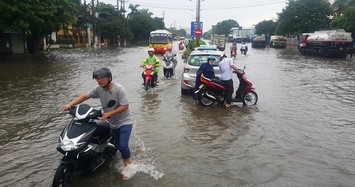 Ảnh: TP Hải Dương "thành sông" sau cơn mưa lớn