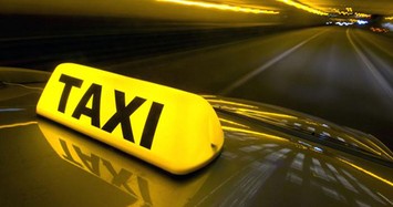 Hành khách dùng dao đâm tài xế, cướp taxi ở Hà Nội