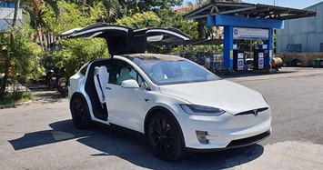 Soái ca Hà Nội mua Tesla Model X P100D 9 tỷ tặng vợ 