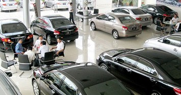 Đại gia ô tô lỗ nặng: Đóng showroom, đi bán nước ngọt, quần áo