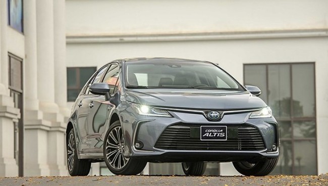 Giá xe Toyota Corolla Altis cập nhật tháng 9/2024