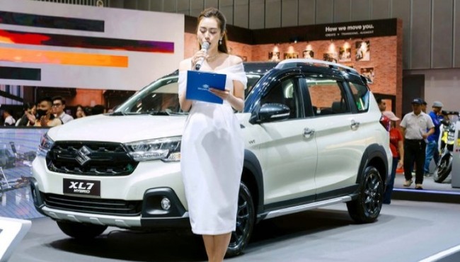 Suzuki XL7 Hybrid nhiều bản màu tùy chọn, giá từ 600 triệu đồng