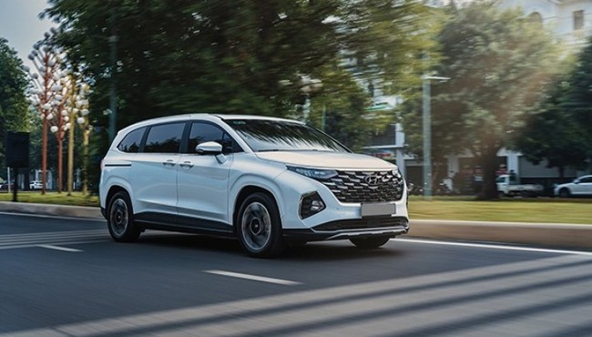 Giá xe Hyundai Custin tháng 11/2024, giảm 50% phí trước bạ