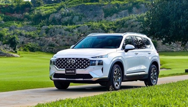 Giá xe Hyundai Santa Fe tháng 11/2024, ưu đãi 50% phí trước bạ