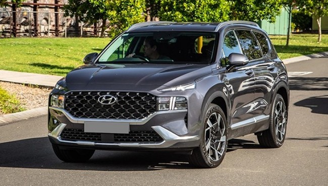 Giá xe Hyundai Santa Fe niêm yết và lăn bánh tháng 12/2024