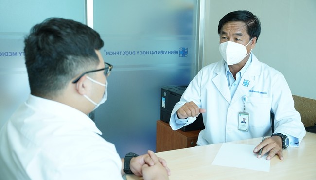 Stress bởi béo phì, người phụ nữ càng ăn uống mất kiểm soát