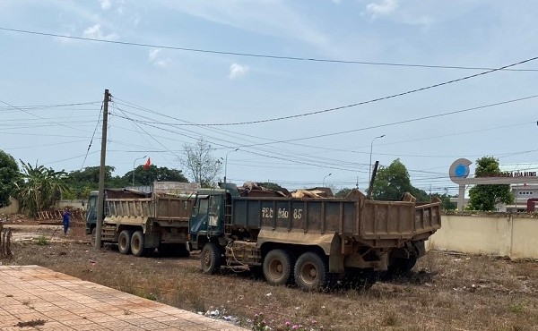 Bà Rịa - Vũng Tàu: Khai thác đất trái phép tại khu vực lòng hồ sông Ray