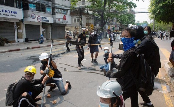 Vì sao ban bố thiết quân luật tại Yangon?