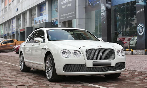 Chi tiết xe sang Bentley Flying Spur chỉ 3 tỷ đồng 