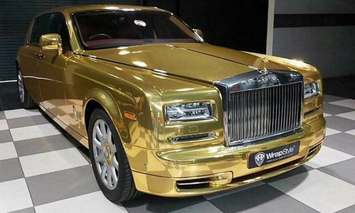 Xe siêu sang Rolls-Royce Phantom mạ vàng làm… taxi
