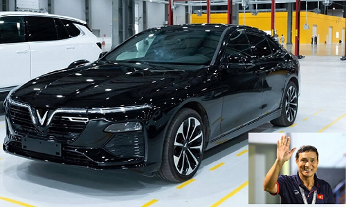 HLV Mai Đức Chung chính thức nhận xe VinFast Lux A2.0 