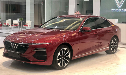VinFast Lux giảm gần 300 triệu đồng 