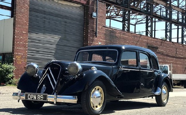 Dân chơi mất 35 năm phục chế limousine Citroen 1939