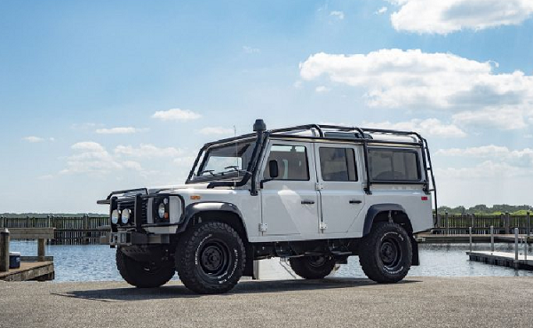 Range Rover Defender 1993 'hồi sinh' cực đẹp