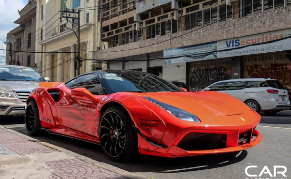 Đi xem siêu xe Ferrari 488 độ Liberty Walk độc nhất Việt Nam