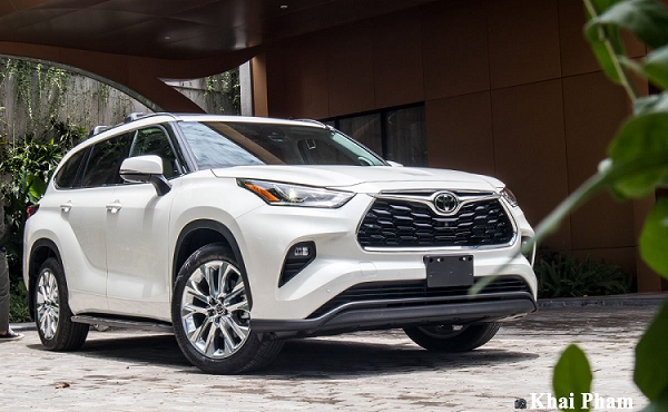 Xem Toyota Highlander Limited 2020 giá hơn 4 tỷ đồng