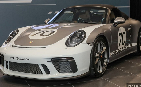 Cận cảnh siêu phẩm Porsche 911 Speedster gần 15 tỷ đồng đến Malaysia