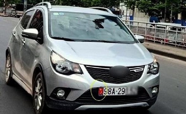 Ôtô dán bản đồ thiếu Hoàng Sa, Trường Sa sẽ phạt 40 triệu đồng