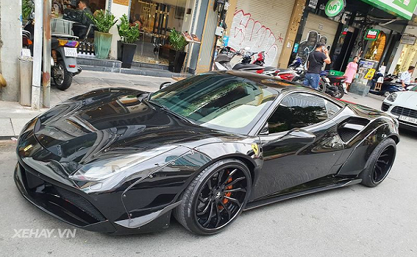 Ngắm cực phẩm siêu xe độ Ferrari 488 GTB Liberty Walk