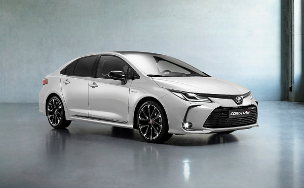 Cận cảnh Toyota Corolla GR Sport 2021 mới đậm tính thể thao