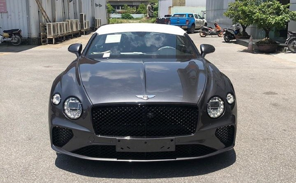 Đại gia Việt dấu tên mua siêu xe Bentley giá hơn 20 tỷ tặng vợ yêu