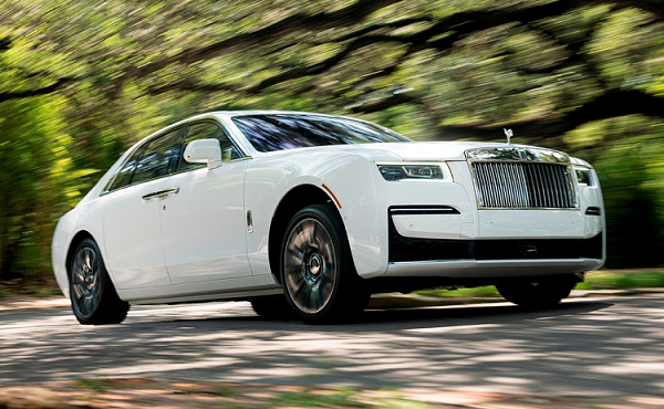 Rolls-Royce Ghost quá yên tĩnh khiến người dùng... phát mệt
