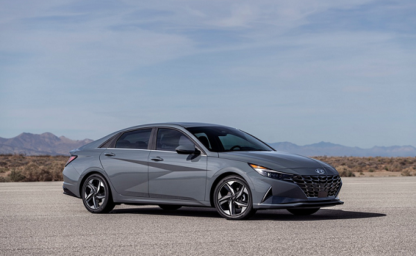 Hyundai Elantra 2021 giá từ 451 triệu đồng tại Mỹ có gì đặc biệt?