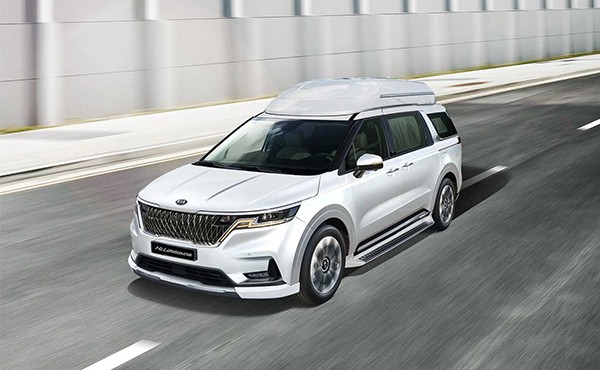 Kia Sedona High Limousine 2021 có giá hơn 1,2 tỷ