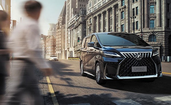 MPV hạng sang Lexus LM 350 từ 6,5 tỷ đồng 