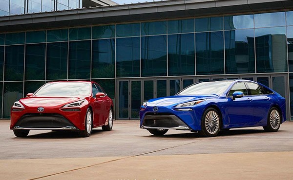 Cận cảnh Toyota Mirai 2021 mới chạy bằng hydro giá từ 1,5 tỷ đồng