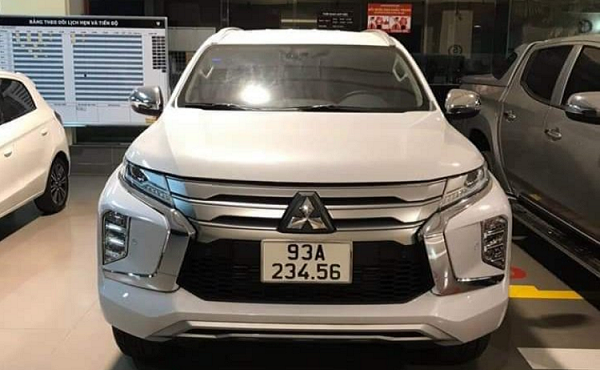 Mitsubishi Pajero Sport biển 234.56 hét giá 6,5 tỷ đồng
