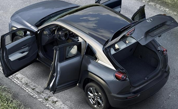 Mazda CX-50 thế hệ mới lộ thiết kế SUV lai Coupe
