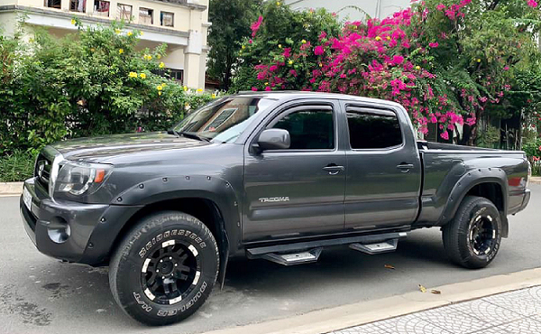 Toyota Tacoma hàng hiếm chỉ 770 triệu đồng ở Sài Gòn