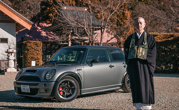 Nhà sư chia sẻ về chiếc Mini Cooper S độ đặc biệt