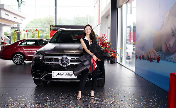 Người đẹp Minh Hằng cho hơn 5 tỷ đồng mua Mercedes-Benz GLS 450 chơi Tết