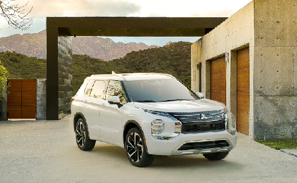 Cận cảnh Mitsubishi Outlander mới giá hơn 620 triệu đồng