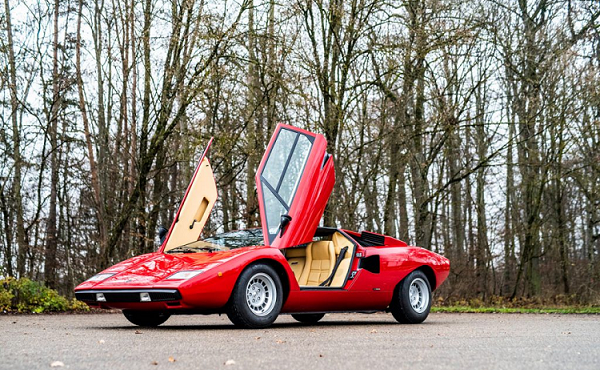 Cận cảnh bộ đôi Lamborghini Miura và Countach giá hơn 85 tỷ đồng