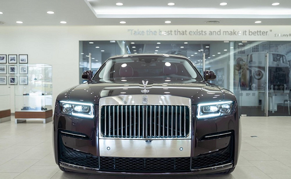 Cận cảnh xe siêu sang Rolls-Royce Ghost 2021 