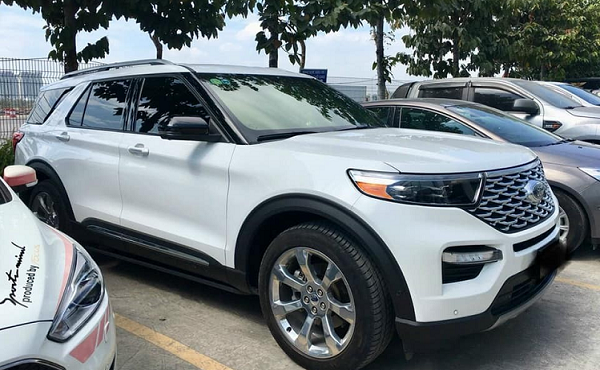 Ford Explorer 2021 giá gần 2,3 tỷ đồng