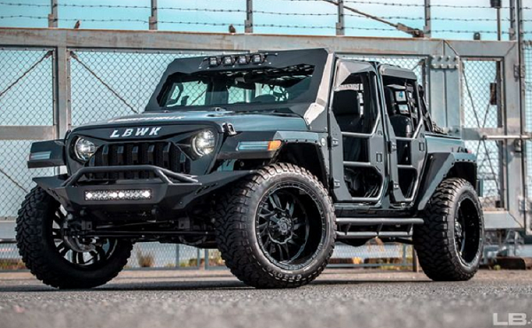 Chi gần 100 triệu độ Jeep Wrangler thành 'quái thú dữ tợn'