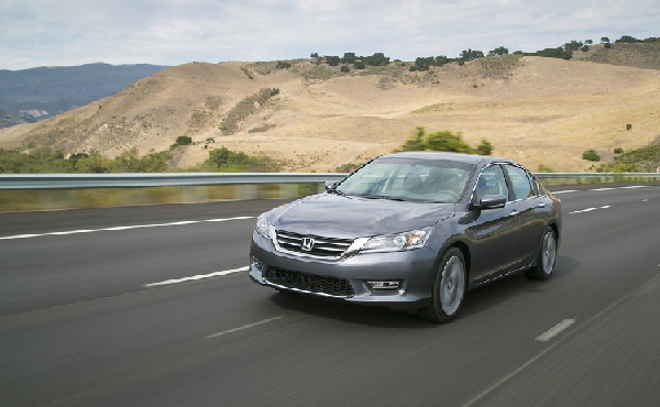 Mỹ điều tra hơn 1,1 triệu chiếc Honda Accord vì mất lái đột ngột