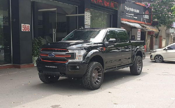 Cận cảnh 4 chiếc xe 'khủng long' Ford F-150 Harley-Davidson của đại gia Bình Dương