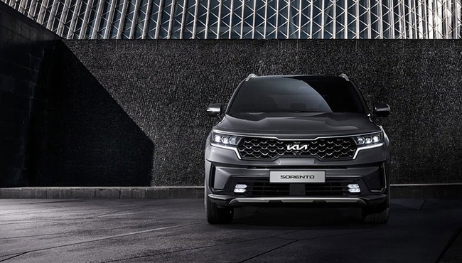 Cận cảnh Kia Sorento 2022 logo mới có giá bán từ 621 triệu tại Hàn Quốc