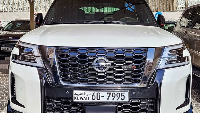 Nissan Patrol Nismo có gì vượt trội đối thủ Toyota Land Cruiser?