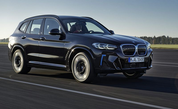 SUV điện BMW iX3 2021 đẹp mê ly ở Malaysia 
