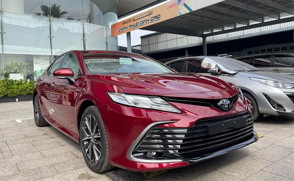 Cận cảnh Toyota Camry 2022 trước giờ ra mắt